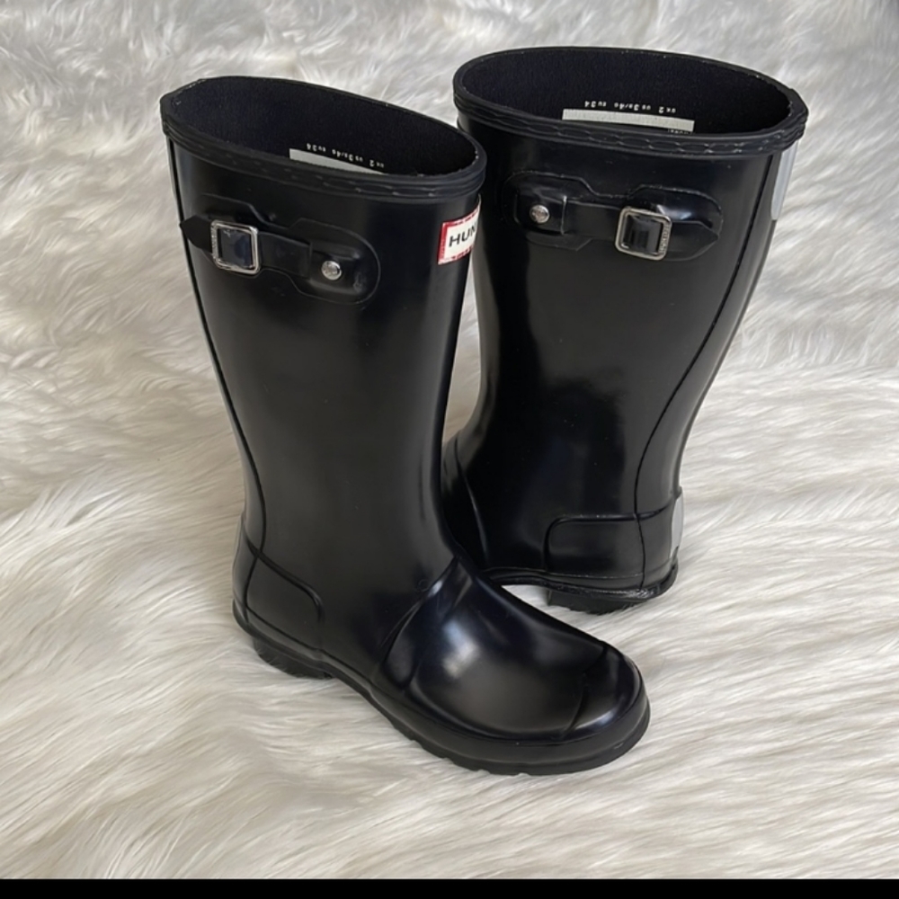 AUTHENTIC HUNTERS